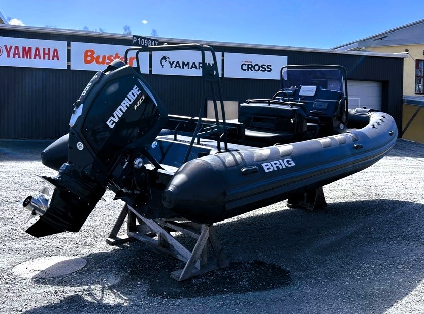 Brig Navigator 700 + Evinrude E-TEC 200