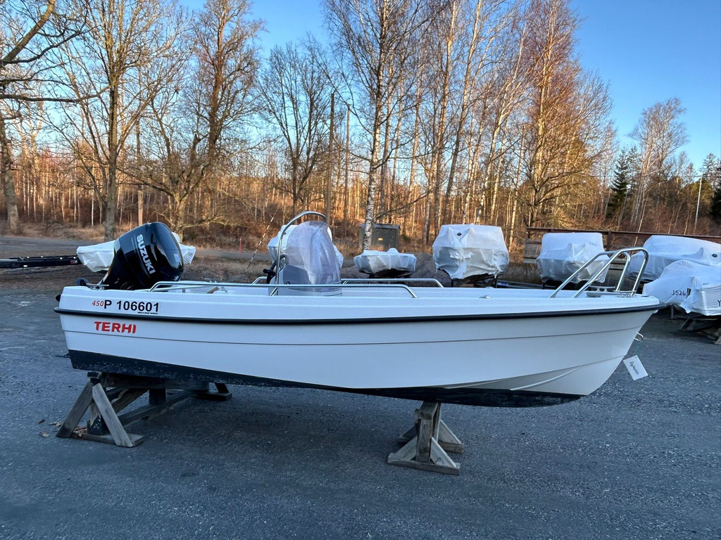 Terhi 450CC + Suzuki DF40