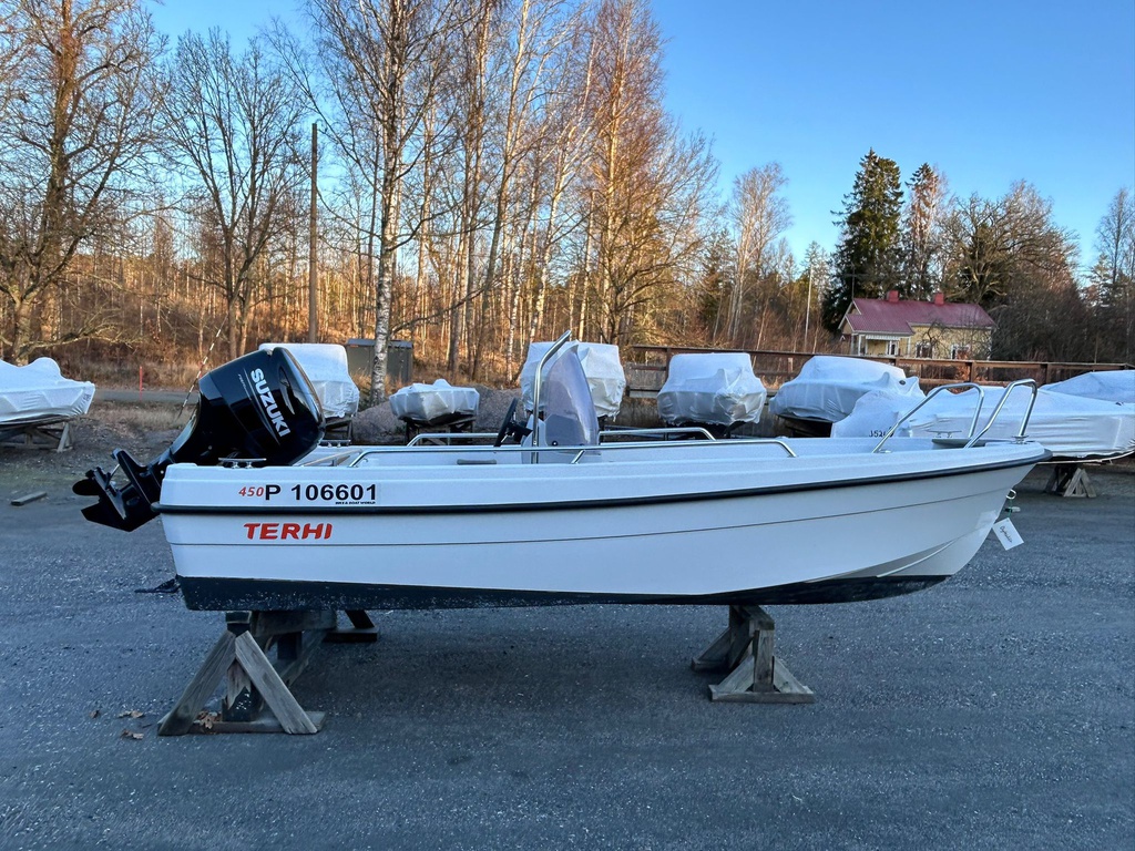 Terhi 450CC + Suzuki DF40