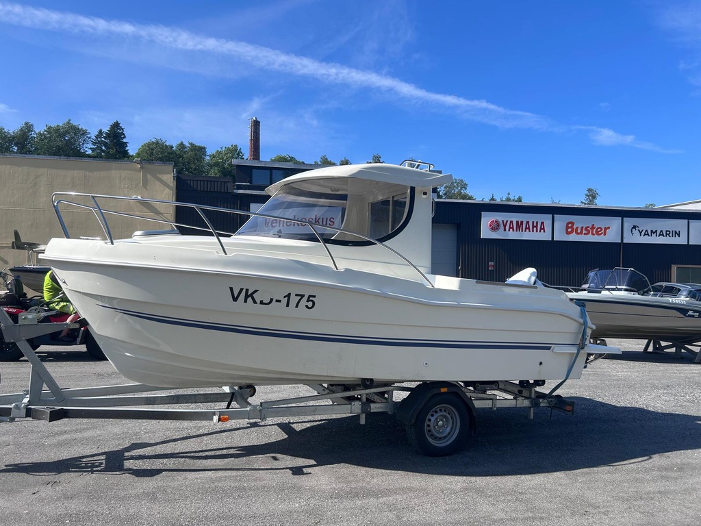 Sport-Yacht Pilot House 535