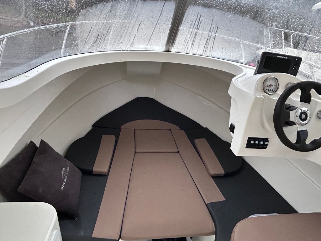 Sport-Yacht Pilot House 535 + Suzuki DF115