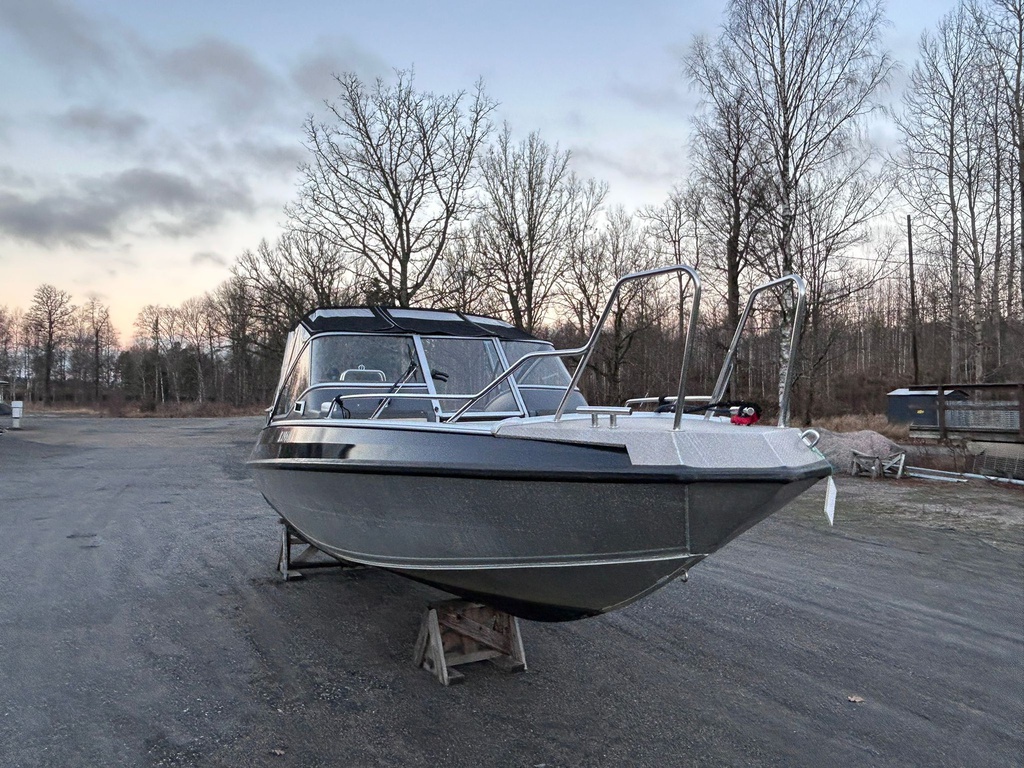 Buster Magnum + Yamaha F150