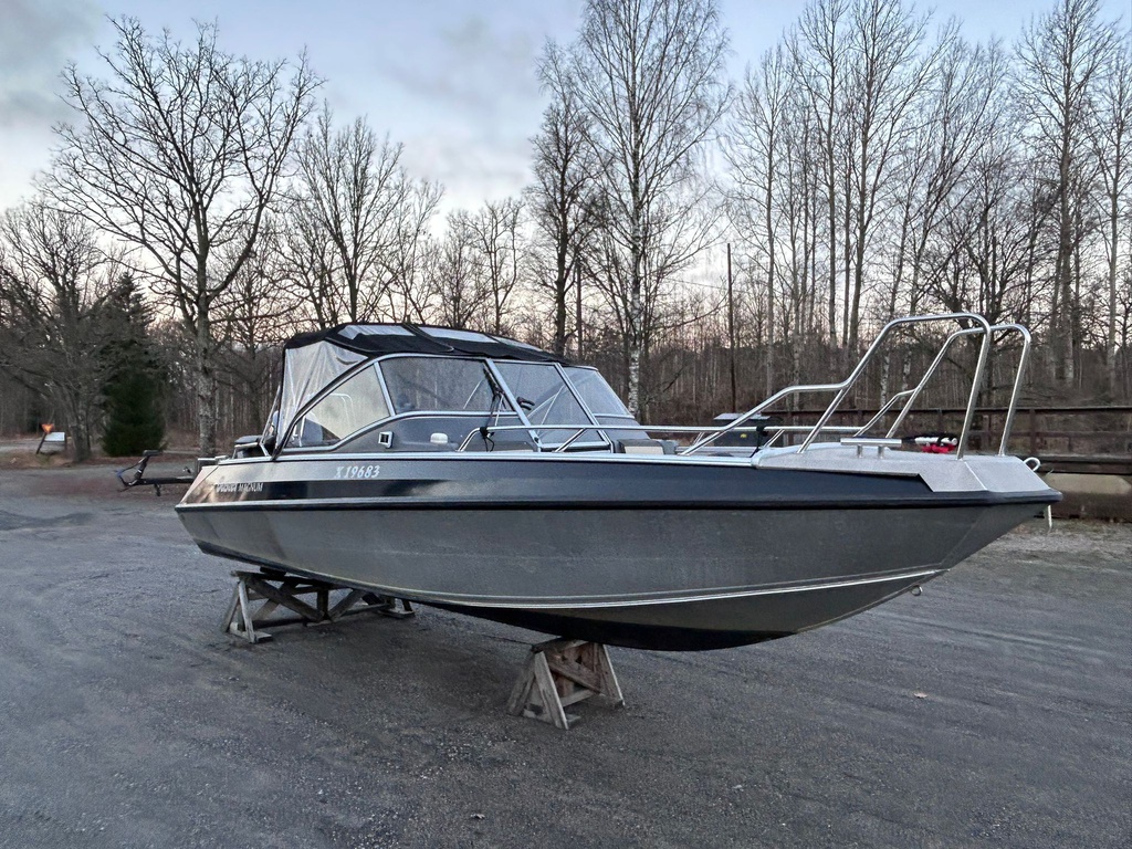 Buster Magnum + Yamaha F150